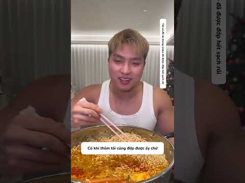 Thánh cơ bắp thử thách đớp 20 gói mì