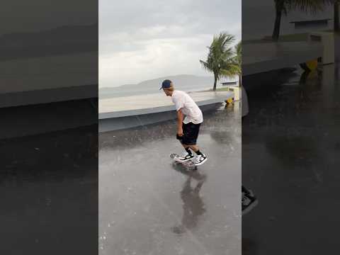 No bad vibes here 🛹🌧️😂 #skateboarding #skatebrasil