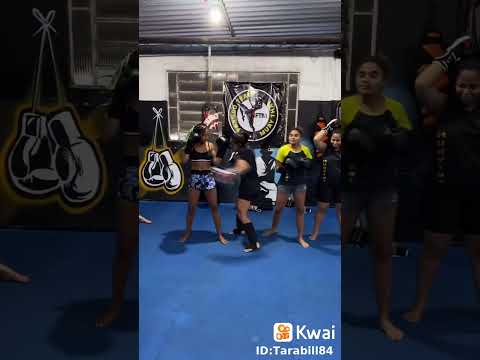 As meninas entraram na brincadeira. Obs: todas atletas e elas que pediram #shorts #muaythai #fy