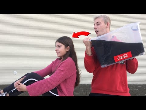 LANCIO COCA COLA GIGANTE SU ELENA!!!