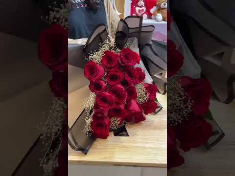 Layed Roses $130 #bouquet #roses #fyp
