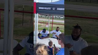 Osa & Donovan of the Dallas Cowboys signing autographs #cowboysnation #nfl