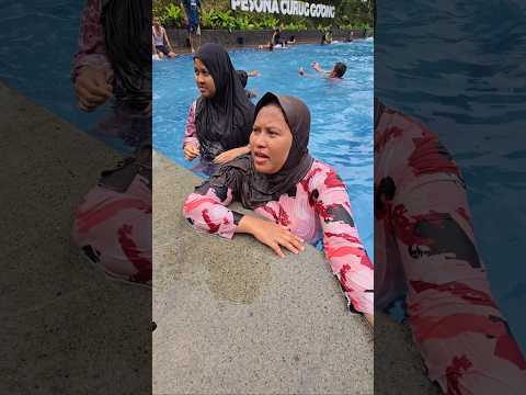rusdanya nangis eh ibunya enak berenang🤦‍♂️🤦‍♂️🤦‍♂️