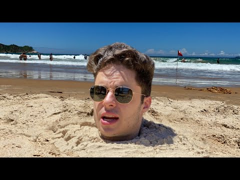 ME ENTERRARAM NA AREIA DA PRAIA! - Enaldinho