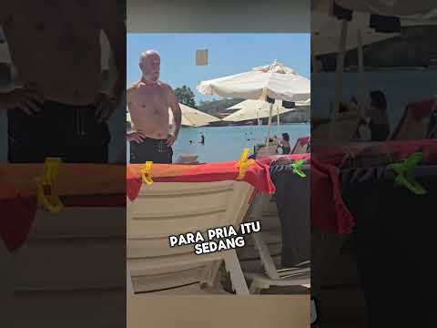 Suaminya membuat iri pria lain ketika di pantai