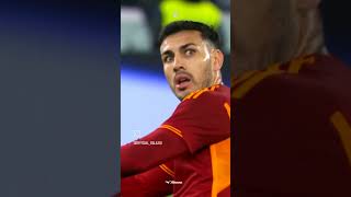 Non fare quella faccia sembri sempre arrabbiata...🤍💙