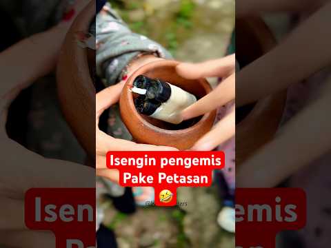 Isengin pengemis pake petasan #drama #petasan #pengemis #football #freestuff #memberisedekah #flyxo