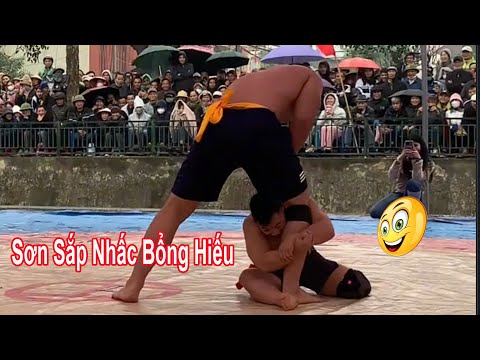 Hiếu Khổng Lồ Và Đào Hồng Sơn Vật Nhau Te Tua Tại Ngô Sài