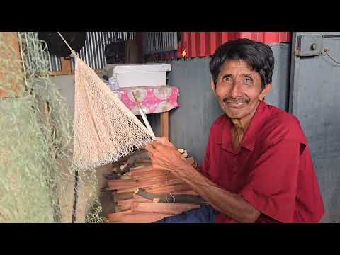 Para donde se fueron los peques de LAS FRUTAS?  Vea el jardín!😍…El abuelito teje y teje! Hoy….