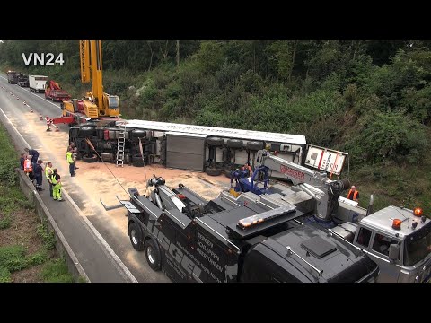 03.08.2021 - VN24 - LKW mit 19 Tonnen Pommes frites auf der A1 bei Ascheberg umgekippt