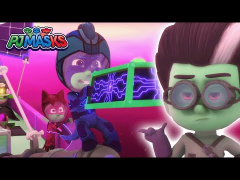 Pirate Robot vs an Evil Genius | PJ Masks Funny Colors