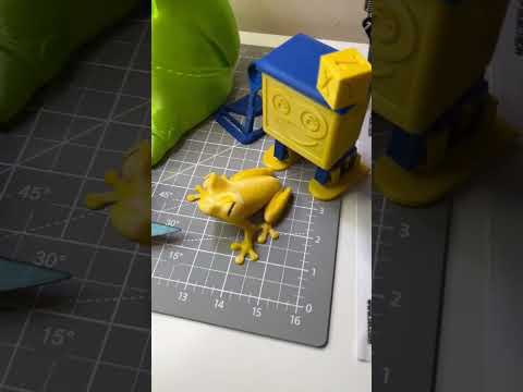 Día 1 imprimiendo cosas útiles #Impresion3D #3dprinter #arduino #robotuno #hobby #3dprint #diseño3d