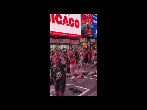 Hour-Long 'American Idle' Dance Piece Performed at Times Square