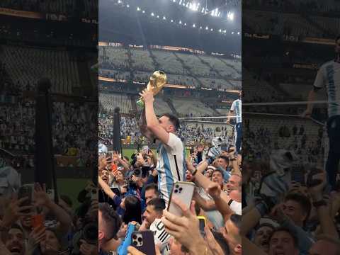 BANG MESSI ANGKAT TROPI #footballshorts #soccershorts #messi #fifa #worldcup #qatar #argentina