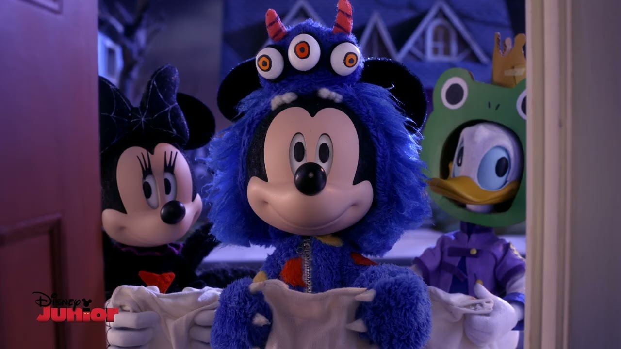 Mickey and Friends: Trick or Treats Fragman önizlemesi