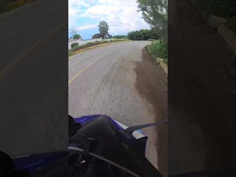 Arena en las curvas, si frenas te 😵‍💫🫨😶‍🌫️🤭😹😂....#estrellabiker #moteros  #SoyunpavoRanger #bikers