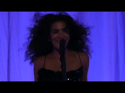Olivia Dean - "It's So Easy To Fall In Love" (unreleased) (Live in Brooklyn)