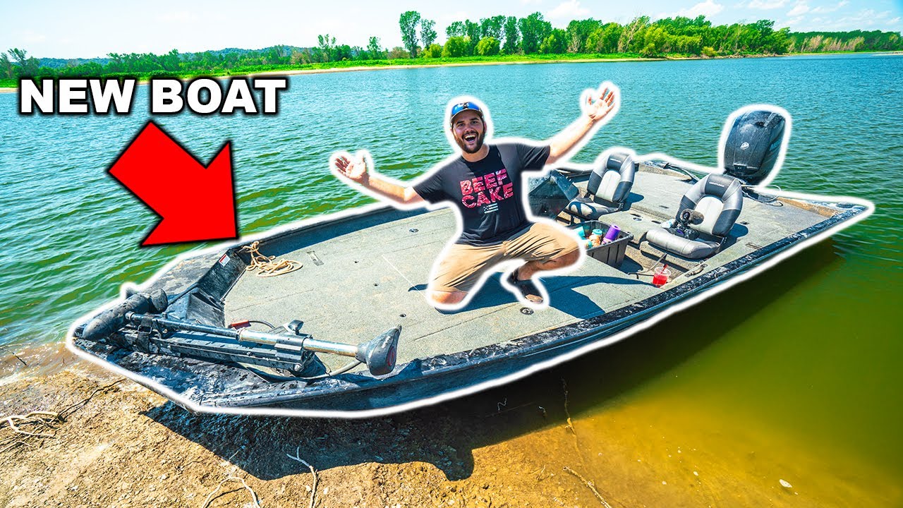 Taking My NEW BOAT Fishing in the BACKYARD POND!