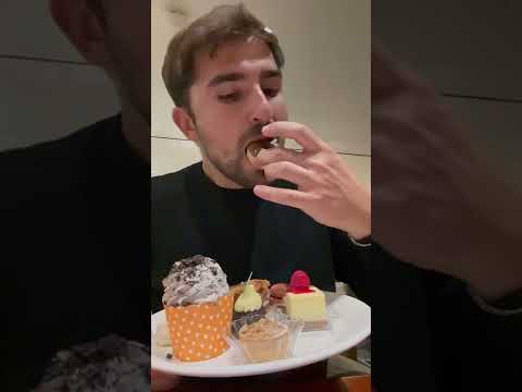 Everything I Ate At Las Vegas' Highest Rated Buffet!🍴🦀🌮🧁 #shorts #lasvegas