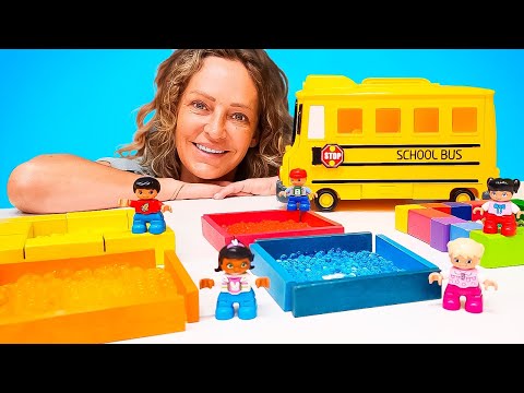 Lego Duplo Spielzeug Video für Kinder - Nicole baut Pools für Lego Duplo. Kinder Cartoons