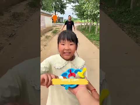 🍭🍬Ông bố tham lam ăn hết kẹo của con gái cưng🤣👩‍🦰!!#shost