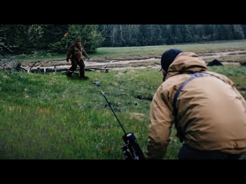 FINALLY!! MAN WITH BALLS OF STEEL CHASES BIGFOOT!! THIS IS THE MOST INTENSE FOOTAGE EVER!!