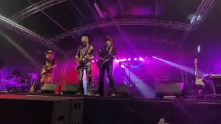 Kapela Žlutý pes a jejich podání písně Free Bird od Lynyrd Skynyrd v Poděbradech 