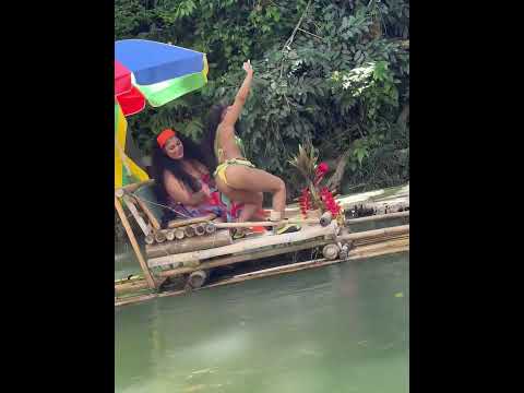 Rafting in Jamaica 🇯🇲