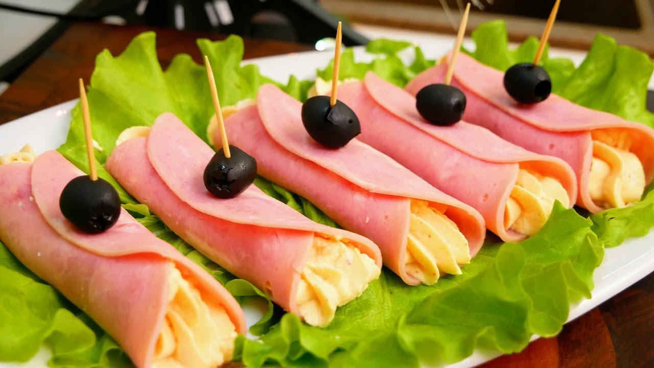 Вечеролл - самая быстрая и вкусная новогодняя закуска с крабовой начинкой