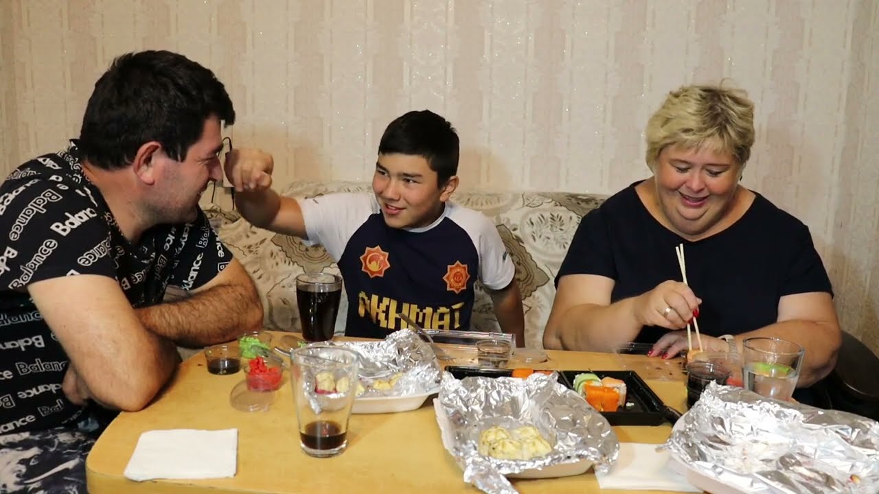 Мукбанг/ Заказали роллы/