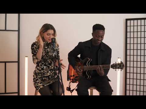 I Saw Mommy Kissing Santa Claus