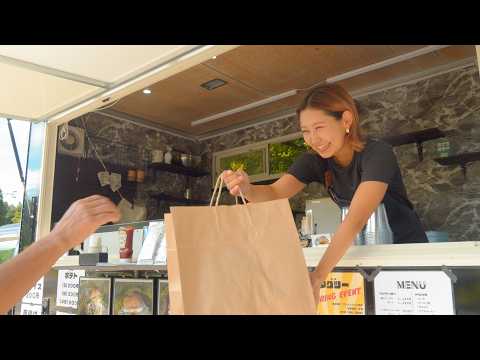 A hamburger food truck run by a female motorcycle enthusiast. キッチンカー street food