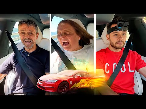 MIS PADRES REACCIONAN A MI TESLA Y SU ACELERACIÓN - TheGrefg