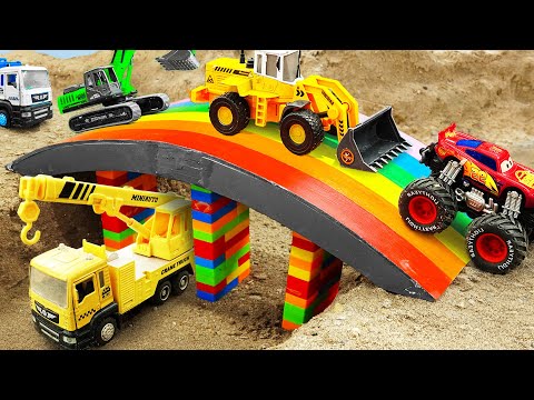 Crane Truck Rescue Mini Tractor Accident and Play With Lightning Mcqueen In The Sand - Toy Car Story