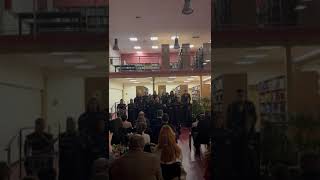Napjev iz Izraela: Hevenu Shalom Alechem (Nek' vlada mir na svijetu); hrv. tekst Antun Čelar