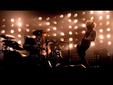 Biffy Clyro - Mountains // Live at Wembley