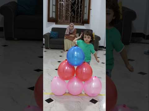 عمر فرقع البالونات كلها 🎈