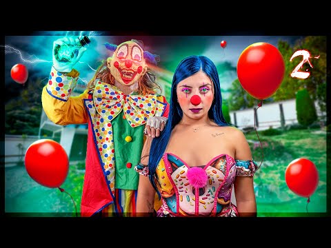 ¡EL PAYASO ASESINO convierte a MI AMIGA en SU NOVIA! * PAYASA SEXY*