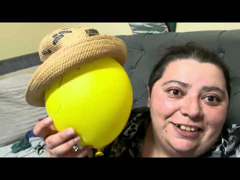 VAMOS A LA PLAZA CON EL SANTI - EMMA!