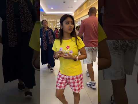 Dubai এসে হাফ প্যান্ট পড়ে খাবার খেতে বেরালাম বলে লোকজন আমার দিকে তাকিয়ে হাসছিল #minivlog #vlog