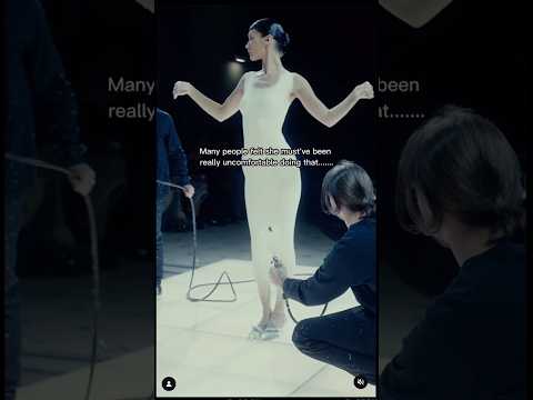 Many people felt she must've been really uncomfortable doing that. Meanwhile, she...#fashion