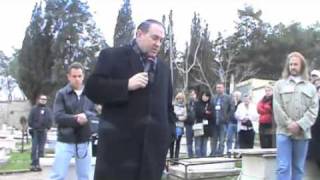 Mike Huckabee speaks at grave of Oskar Schindler...