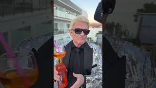 Ein Gläschen am Morgen (Ein kleines Gläschen) am 11. April hier auf YT! 🍹 #shorts @simonbth1