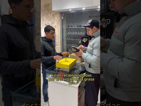 Negocición Zapatillas con Omar en The Cop Boys