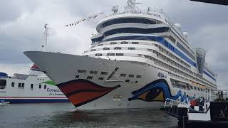 Auslaufen der AIDAsol aus dem Hafen Warnemünde