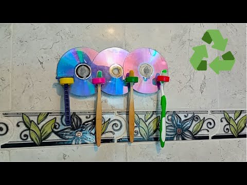 hacer porta cepillos para el baño manualidad de RECICLAJE usando CDS viejos