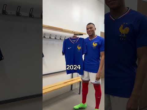 Kylian Mbappé présente le maillot bleu #shorts