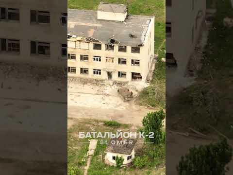Окупант дивився як ми влітаємо FPV-дроном в його баггі