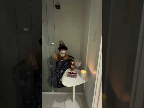 ELA APROVEITOU A CASA VAZIA 🛁✨