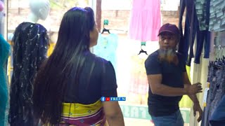 চাকরিজীবী স্বামী স্ত্রীকে দামী জামা কিনে দিতে না পারায় মার্কেটের মধ্যেই মান সম্মান নষ্ট করে দিলো !